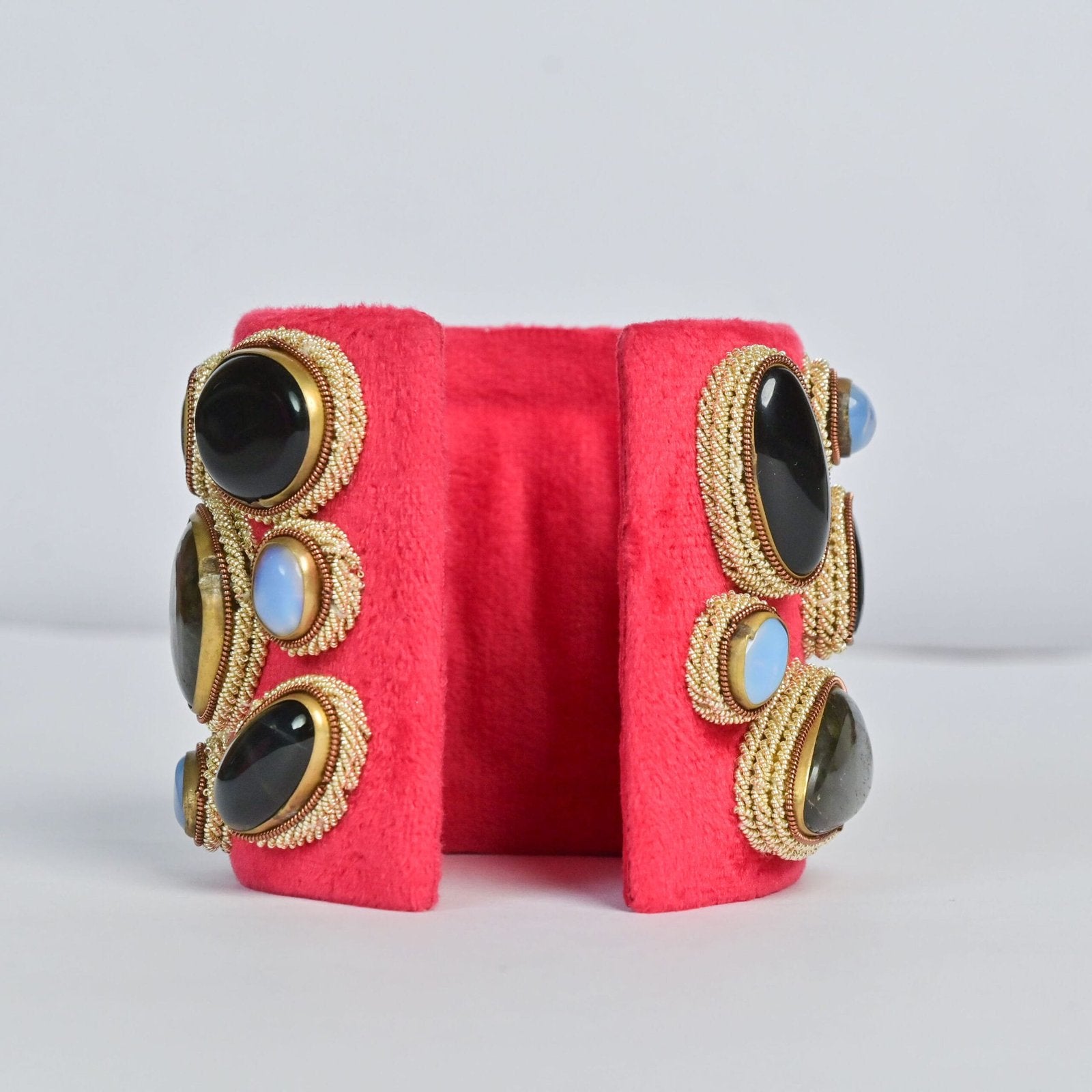 Rose Velvet Zardosi Gleam Gem Hand Bracelet image 4