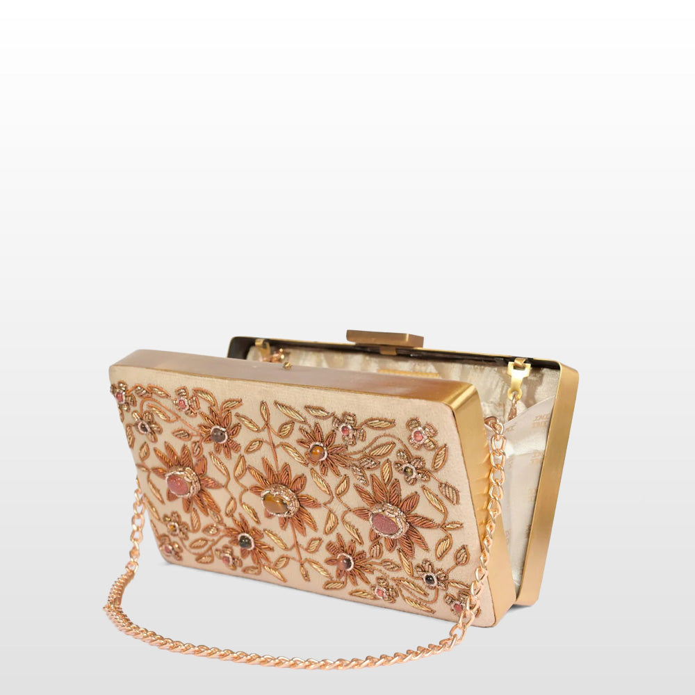 Zarin Gul – Beige Zardosi Velvet Clutch