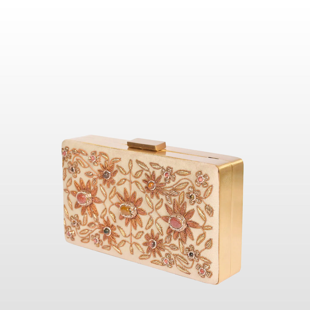 Zarin Gul – Beige Zardosi Velvet Clutch