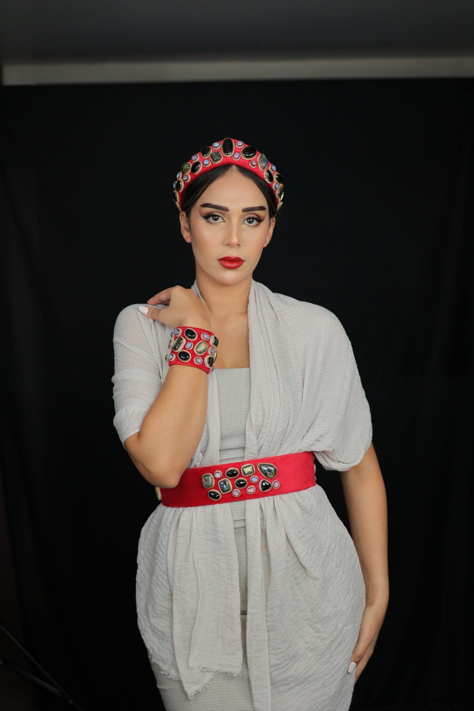 Rose Velvet Zardosi Gleam Gem Hand Bracelet image 0