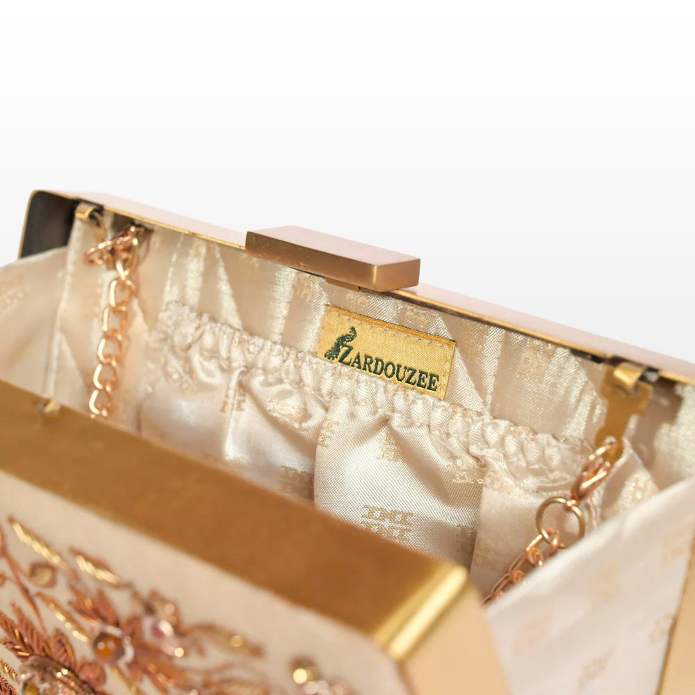 Zarin Gul – Beige Zardosi Velvet Clutch